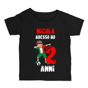 T-Shirt Maglietta Compleanno Bambino PERSONALIZZABILE CON NOME E ANNI Calciatore DAB Buon Compleanno Regalo Compleanno