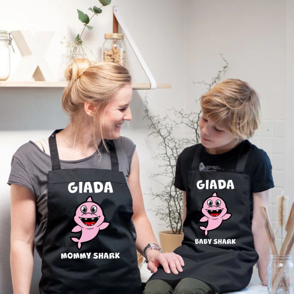 Coppia Grembiuli cucina PERSONALIZZABILI divertenti Mamma Figlia Festa della Mamma Mommy Shark Baby Shark Idea Regalo Mamma