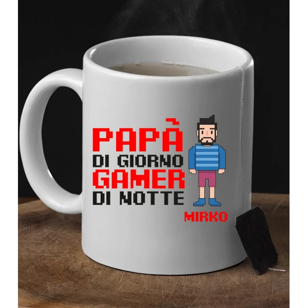 Tazza mug regalo papà PERSONALIZZABILE Festa del Papà Gamer Regalo Papà di giorno gamer di notte - immagine 5