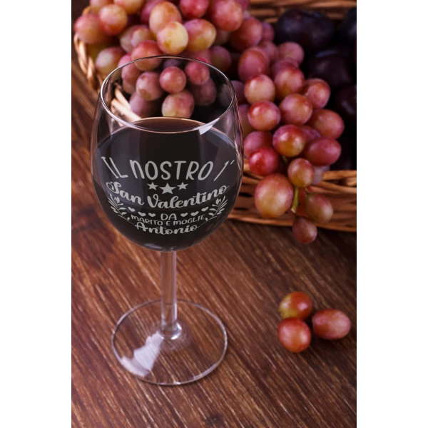 Coppia Calici Vino Personalizzabili con nome SanValentino Il nostro 1° San Valentino da Marito e Moglie Innamorati Love 50cl - immagine 3