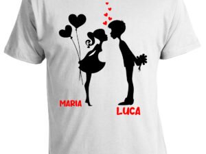 T-shirt San Valentino personalizzabile con nome coppia che si bacia