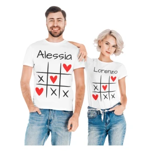 Coppia Magliette T-Shirt Sanvalentino Personalizzabile Griglia Tris Cuori Personalizza con Nome Amore Innamorati Fidanzati Regalo Lui e Lei