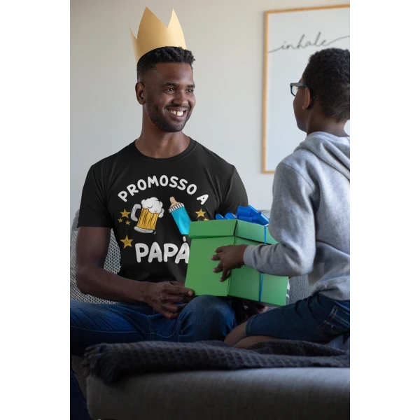 Maglietta Papà Personalizzabile con nome Festa del Papà Promosso a Papà personalizzata t-shirt divertente Idea regalo papà - immagine 4