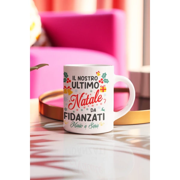 Coppia di tazze Natale Natalizia PERSONALIZZABILE con nome Il nostro ultimo Natale da Fidanzati Christmas Mug 11 Oz Idea Regalo - immagine 5