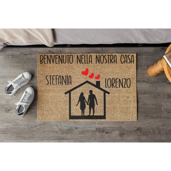 Tappeto Zerbino personalizzato con nome Famiglia Benvenuto nella nostra Casa Ingresso Casa 68x48 cm - immagine 3