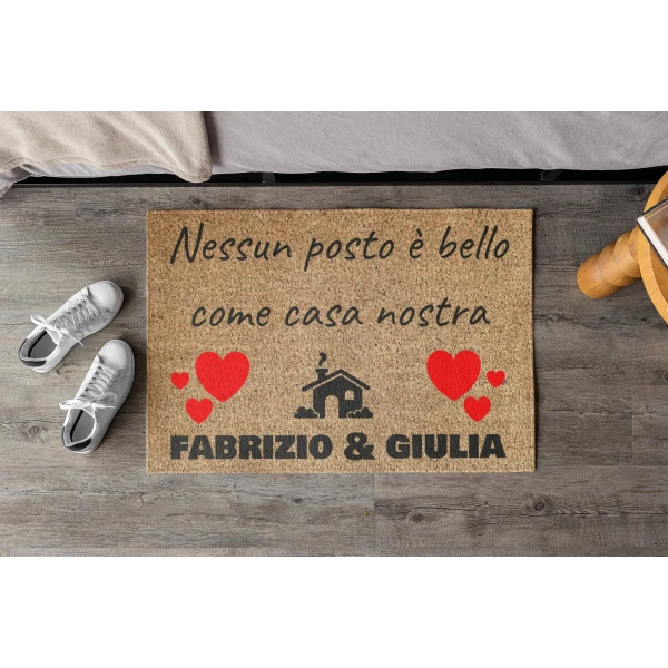 Tappeto Zerbino personalizzato con nome Famiglia Nessun posto è bello come casa nostra Ingresso Casa 68x48 cm - immagine 3